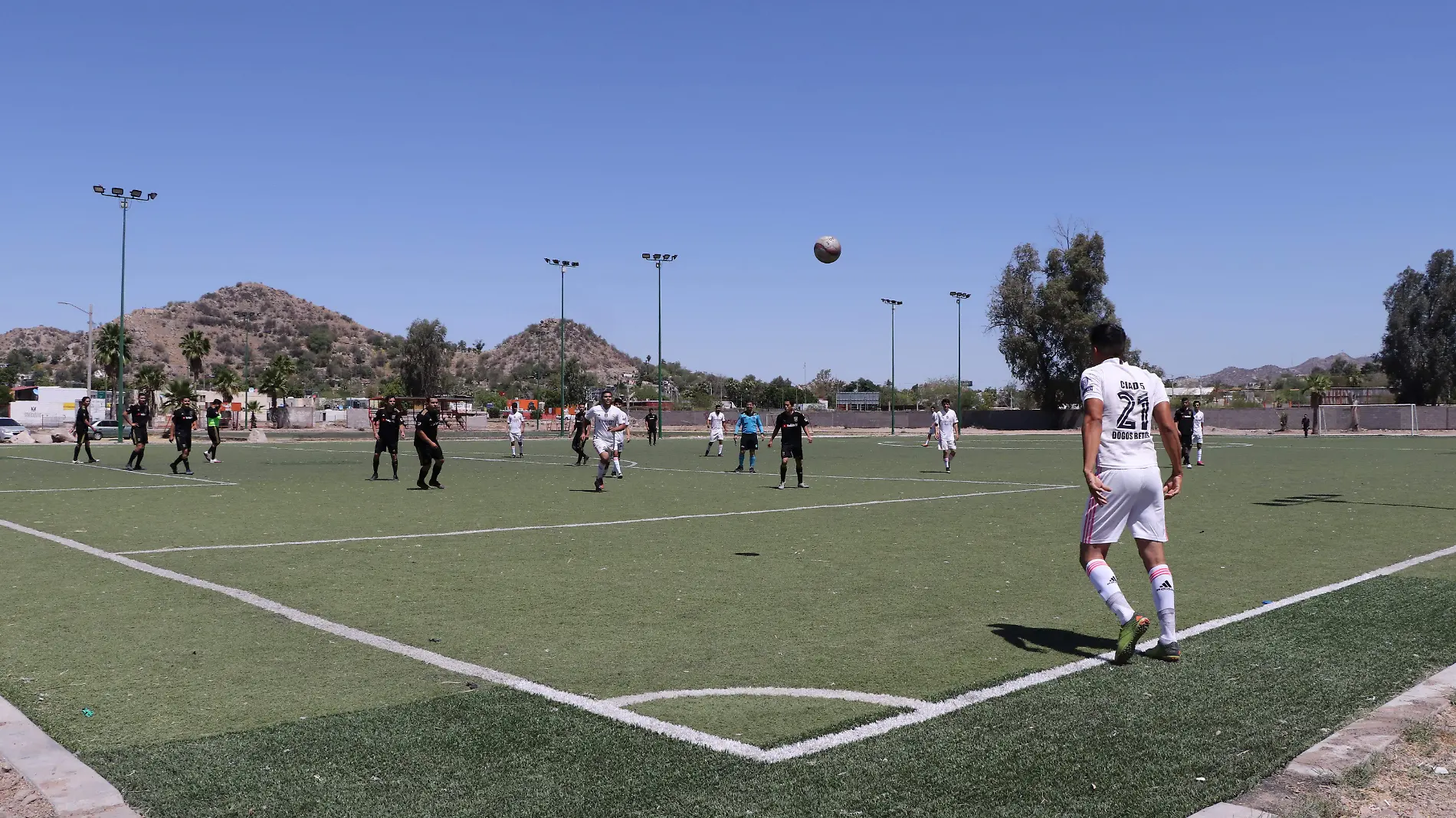 Partido de Futbol en Campo de la Sauceda - Cecilia Saijas (1)